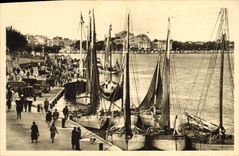 CPA Royan Charente Inferieure Le Vieux Port Bateaux