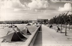 CPM Royan Boulevard F Garnier et la Plage 
