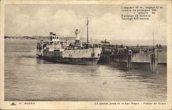 CPA Royan La grande jetee et le bac Pointe de Grava Bateau