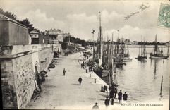 CPA Royan Le Quai du Commerce Bateaux