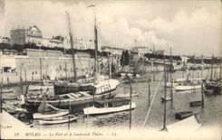 CPA Royan Le Port et le boulevard Thiers Bateaux