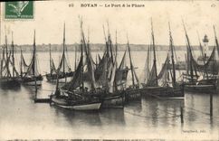 CPA Royan Le Port le Phare Bateaux de peche