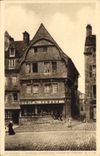 CPA Guingamp Maisons Anciennes Place du Centre Debit de tabacs Tabac