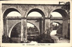 CPA Guingamp Les Viaducs 
