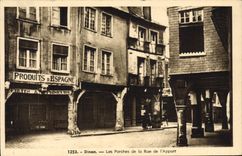 CPA Dinan Les Porches de la Rue de l'Apport Produits d'Espagne