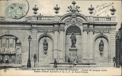 CPA Nancy Une des faces laterales de l'Arc de Triomphe Statue de Jacques Caillot Bustes d'Israel 