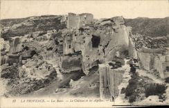 CPA La Provence Les Baux Le Chateau et les Alpilles 