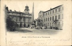 CPA Arles La Place de la Republique 