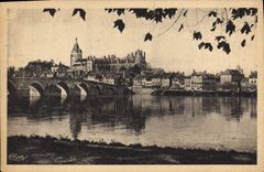 CPA Gien Loiret Vue generale 
