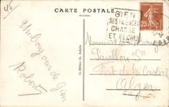 CPA Gien Loiret Le Puits a deux etages 