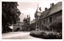 CPA Gien La Cour du Chateau 