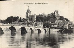 CPA Gien Loiret Le Chateau et le Pont 