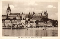 CPA Gien Loiret Les bords de la Loire Le Chateau 