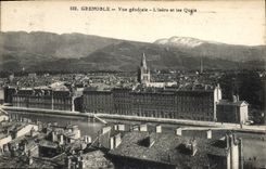 CPA Grenoble Vue generale L'Isere et les Quais 