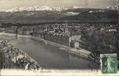 CPA Grenoble Vue generale et les Alpes 