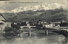 CPA Grenoble Panorama des Quais et les Alpes 