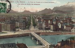 CPA Grenoble Vue generale Le Pont de France et le Cours St Andre Vue prise du Jardin des Dauphins 