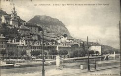 CPA Grenoble L'Isere au Quai Perriere Ste Marie d'en Haut et le Saint Eynard 