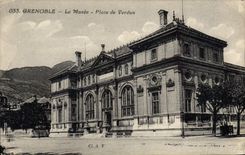 CPA Grenoble Le Musee Place de Verdun 