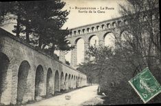 CPA Roquefavou La Route Sortie de la Gare 