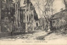 CPA Roquefavour L'Entree de l'Ermitage 