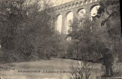 CPA Roquefavour l'Aqueduc et le Riviere de l'Arc Pecheur Peche