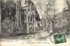 CPA Roquefavour L'Entree de l'Ermitage 
