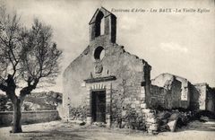 CPA Environs d'Arles Les Baux La Vieille Eglise 