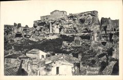 CPA Les Baux Ruines du Chateau feodal detruit sous Louis XIII en 1632 