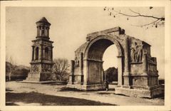 CPA Saint Remy de Provence Monuments romains dont la construction remonte au siecle d'Auguste 