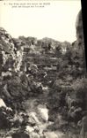 CPA Vue d'une partie des ruines des Baux prise des Gorges des Portalets
