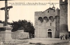 CPA En Provence l'eglise des Stes Maries de la Mer Camargue dont la construction remonte aux premier