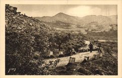 CPA LA DOUCE FRANCE Paysages et pierres de Provence Sur la route de Saint REmy aux Baux