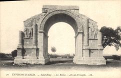 CPA Environs D'Arles Saint Remy Les Ruines Arc de Triomphe 