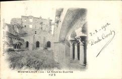 CPA Montmajour La Cour du Cloitre 