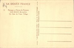 CPA Paysages et Pierres de Provence les Baux B du R un coin du Vieux village Femme Folklore
