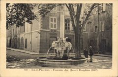 CPA Aix en Provence fontaine des Quatre Dauphins 