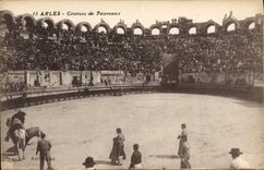 CPA Arles courses de taureaux Corrida