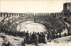 CPA Arles les Arenes combat de taureaux Corrida