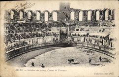 CPA Arles interieur des Arenes courses de taureaux 
