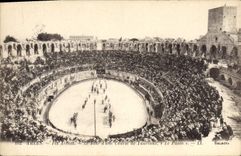 CPA Arles les Arenes le jour d'une Course de Taureaux le Paseo 