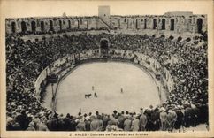 CPA Arles courses de Taureaux aux Arenes 