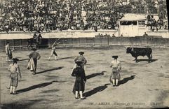 CPA Arles courses de taureaux 