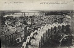 CPA Arles vue generale Arles qui pour montree qu'elle est reine des reines porte au front la couronn