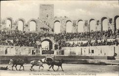 CPA Course de Taureaux espagnole aux arenes d'Arles