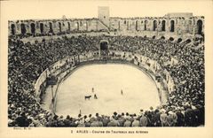 CPA ARLES Course de Taureaux aux Arenes