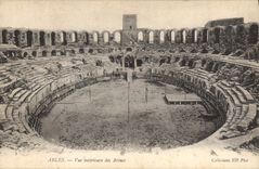 CPA ARLES Vue interieure des Arenes
