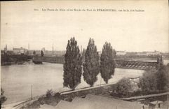 CPA Les ponts du Rhin et les docks du port de Strasbourg vus de la rive badoise