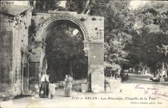 CPA Arles Les Aliscamps Chapelle de la Tour 