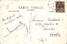 CPA Arles Les Arenes et la plaine de Montmajour 